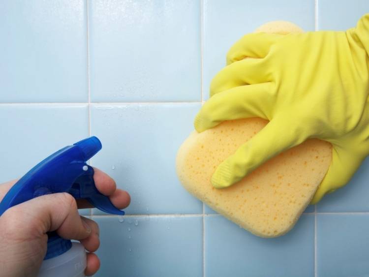 Чем помыть кафельную плитку в ванной от налета в домашних условиях, чтобы она блестела?