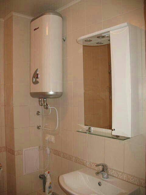 Как установить, спрятать и подключить водонагреватель в ванной