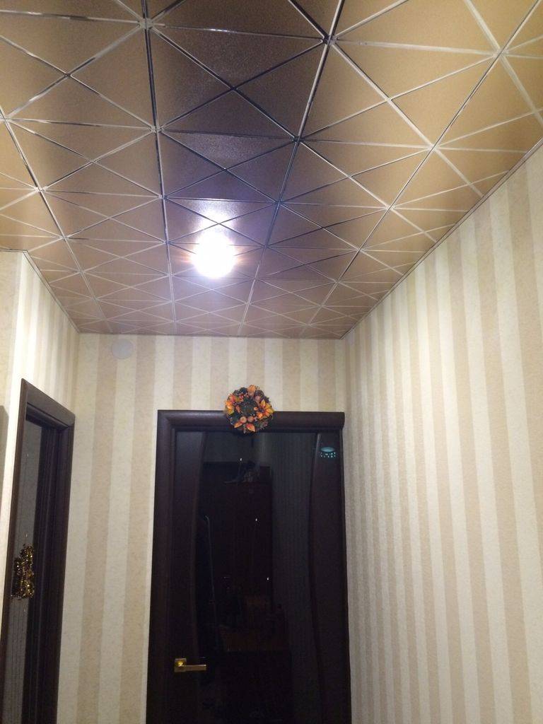 Потолок в прихожей: дизайн, фото