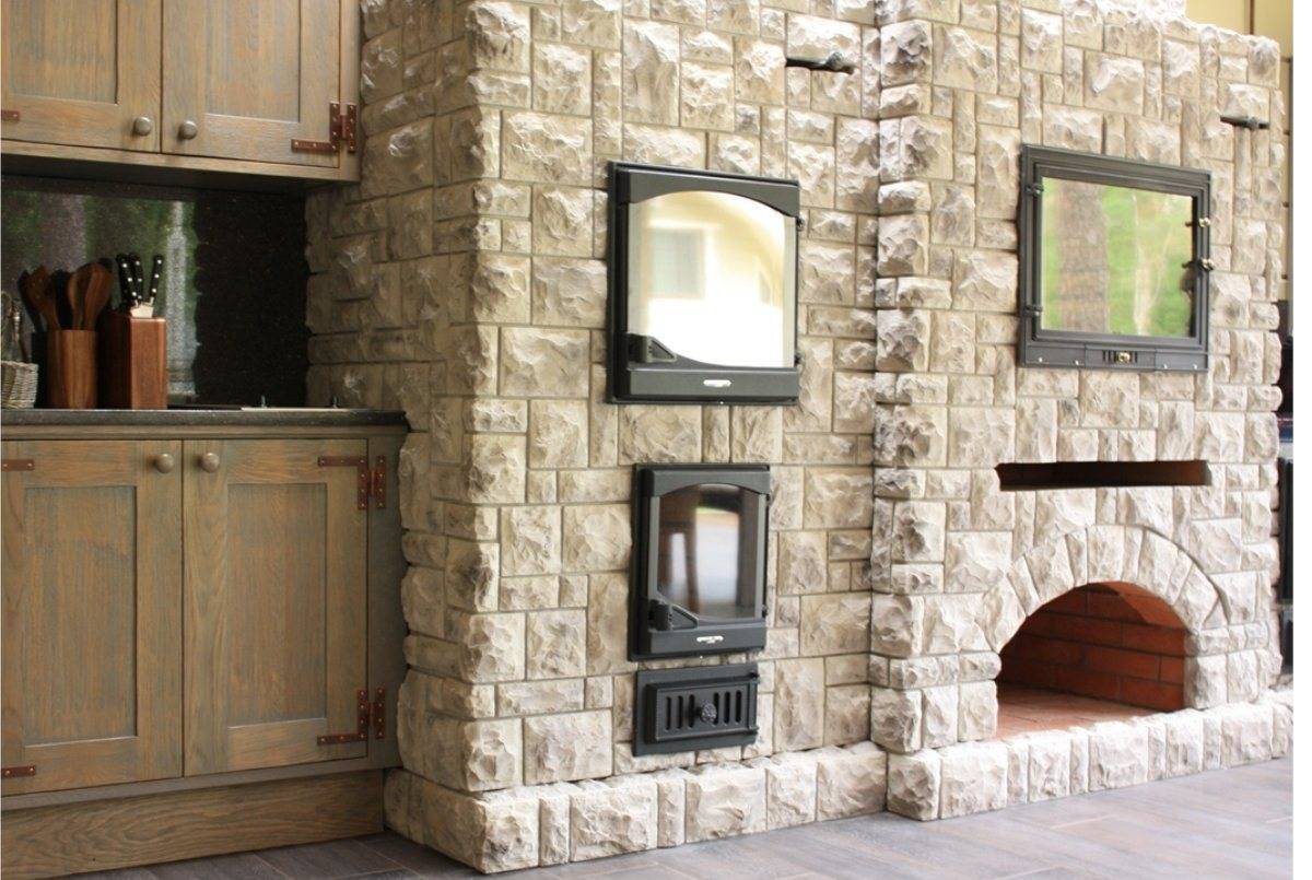 Несколько оригинальных вариантов отделки камина