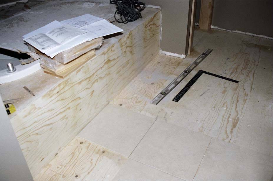 Можно ли класть плитку на дсп на пол: пошаговый процесс монтажа дсп и плитки поверх обычного деревянного пола