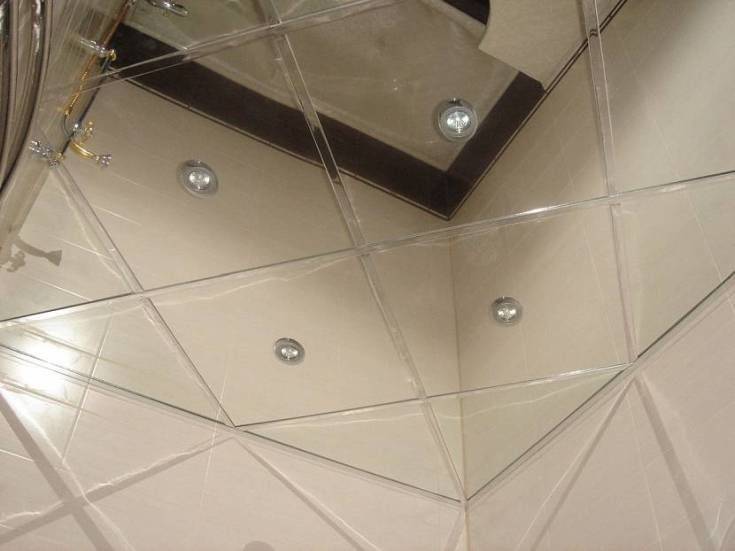 Зеркальный натяжной потолок (30 фото): полотно с эффектом, отзывы