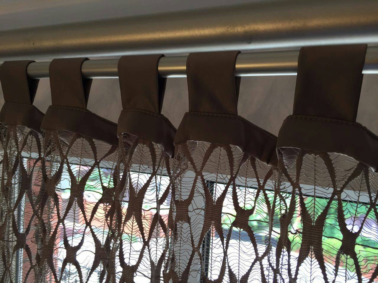 15 оригинальных идей как повесить шторы без карниза