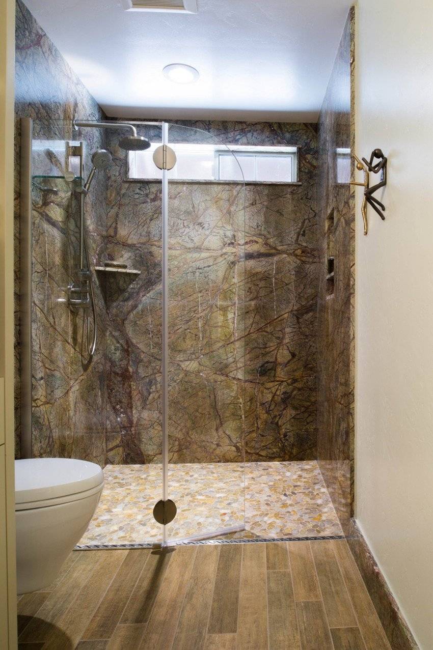 Ванная комната с душем без кабины