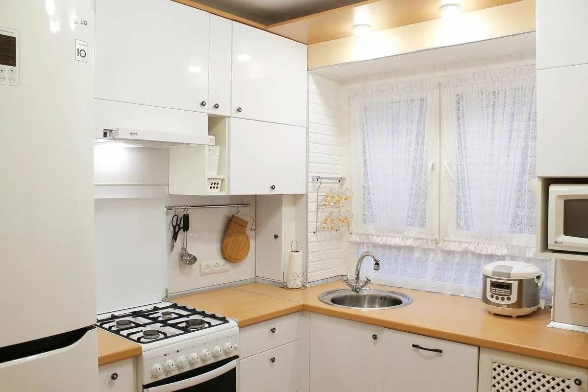 Дизайн кухни 5 кв м фото новинки 2019 с холодильником