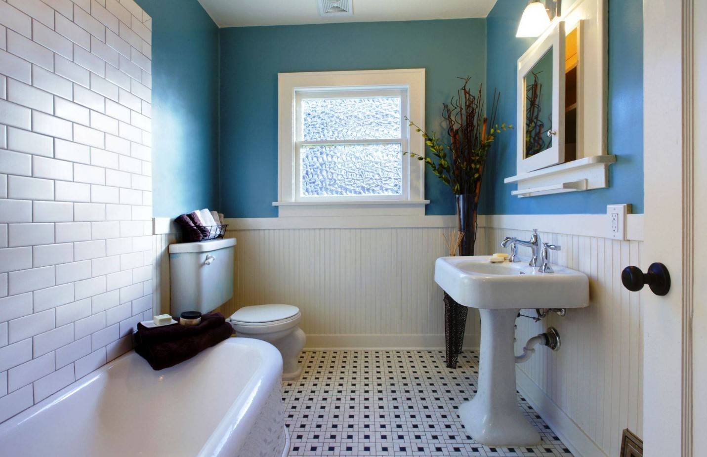 Чем отделать стены в ванной комнате кроме плитки - идеи