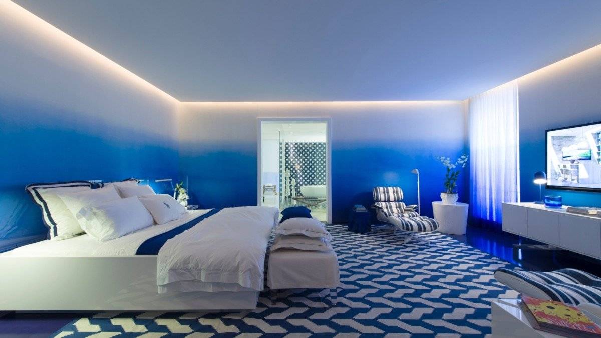 Голубые обои для стен: фаворит природных акцентов в домашнем интерьере