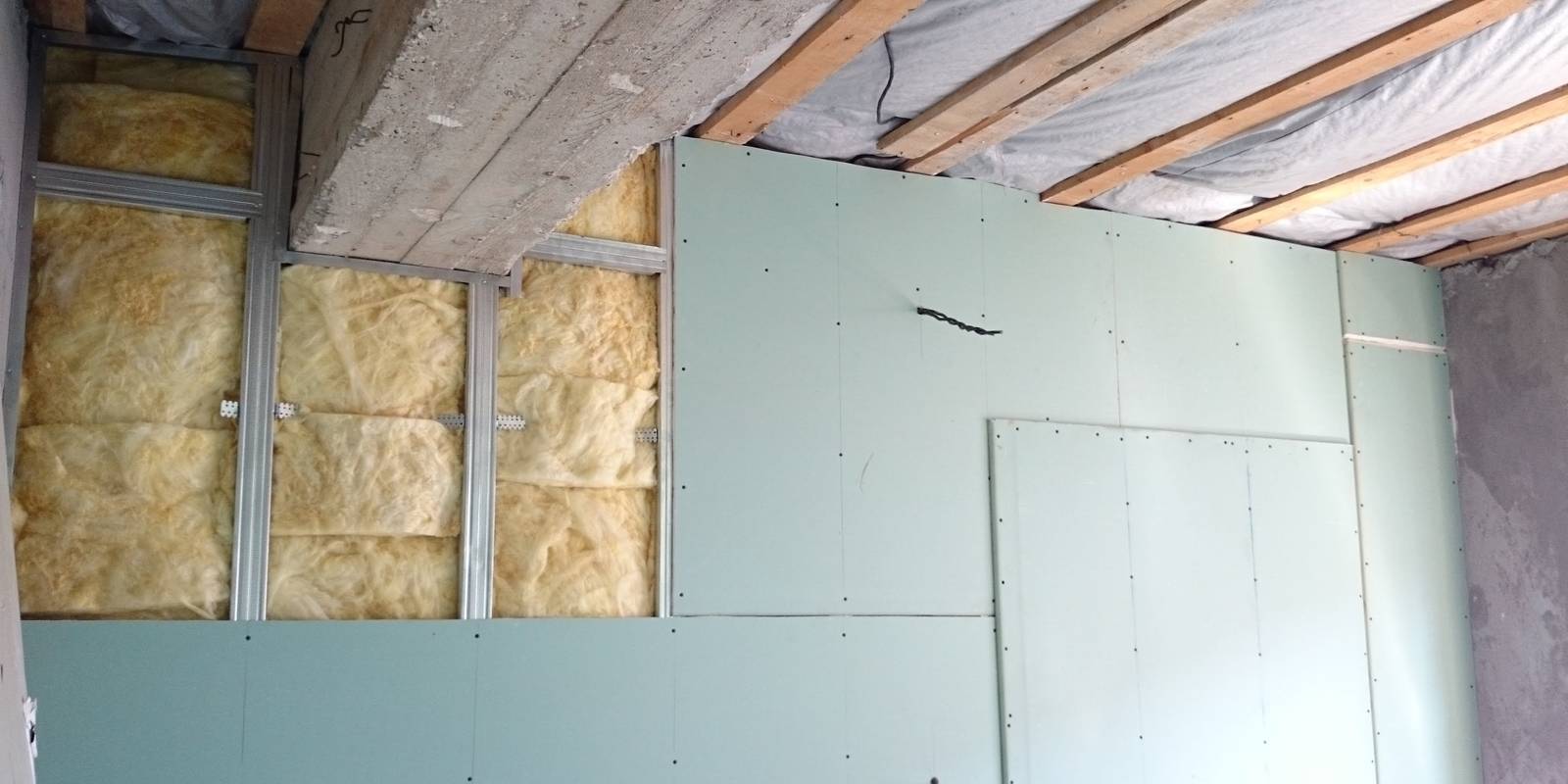 Обшивка стен каркасного дома внутренняя и наружная, а также технология отделки: чем лучше и дешевле сделать