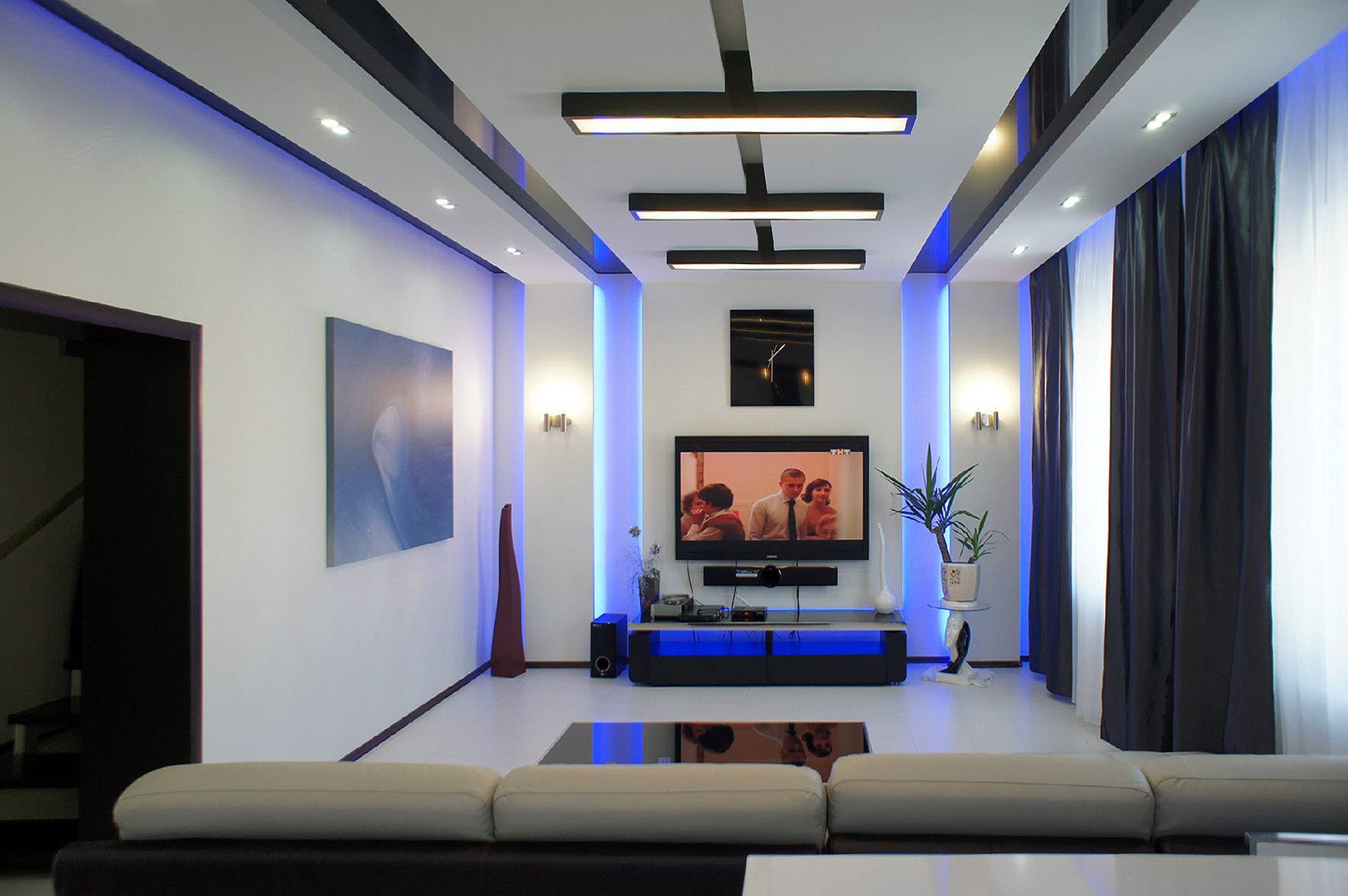 Фото потолков из гипсокартона для зала: одноуровневые, двухуровневые, дизайн, подсветка