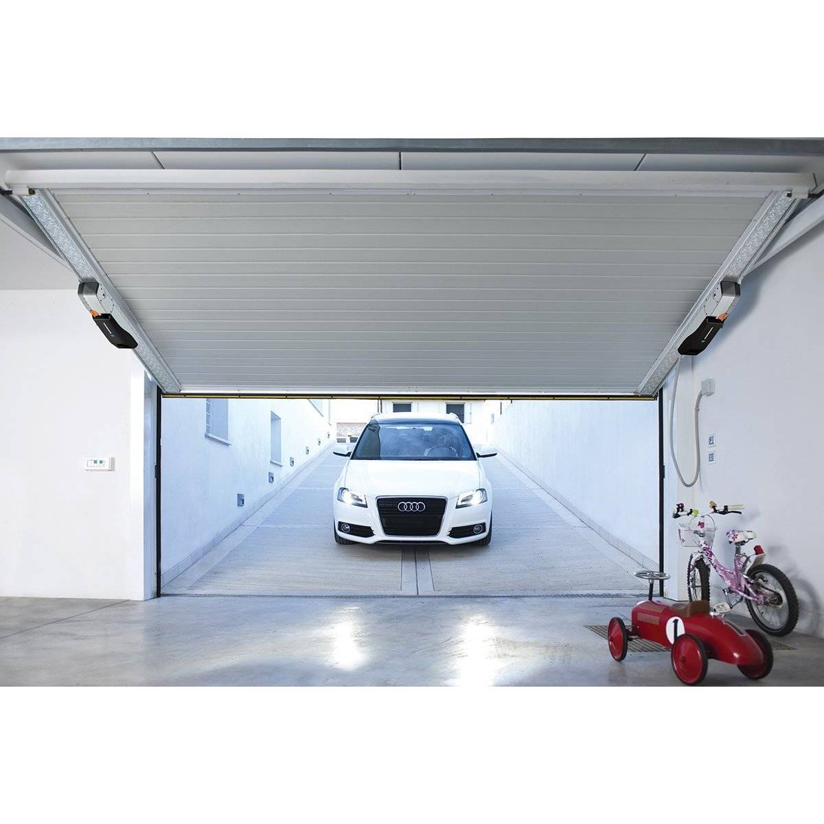 Подъёмные ворота для гаража: стоит или нет устанавливать?