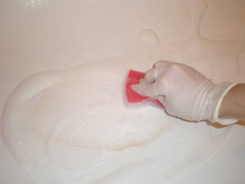 Как правильно чистить и чем отмыть акриловую ванну: современные и народные средства для чистки