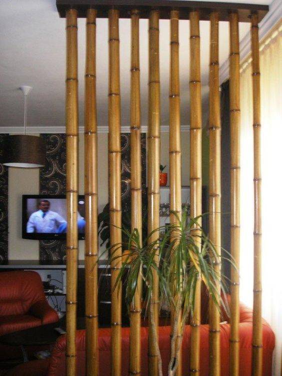 Бамбуковые обои в интерьере прихожей: классика и эксклюзив