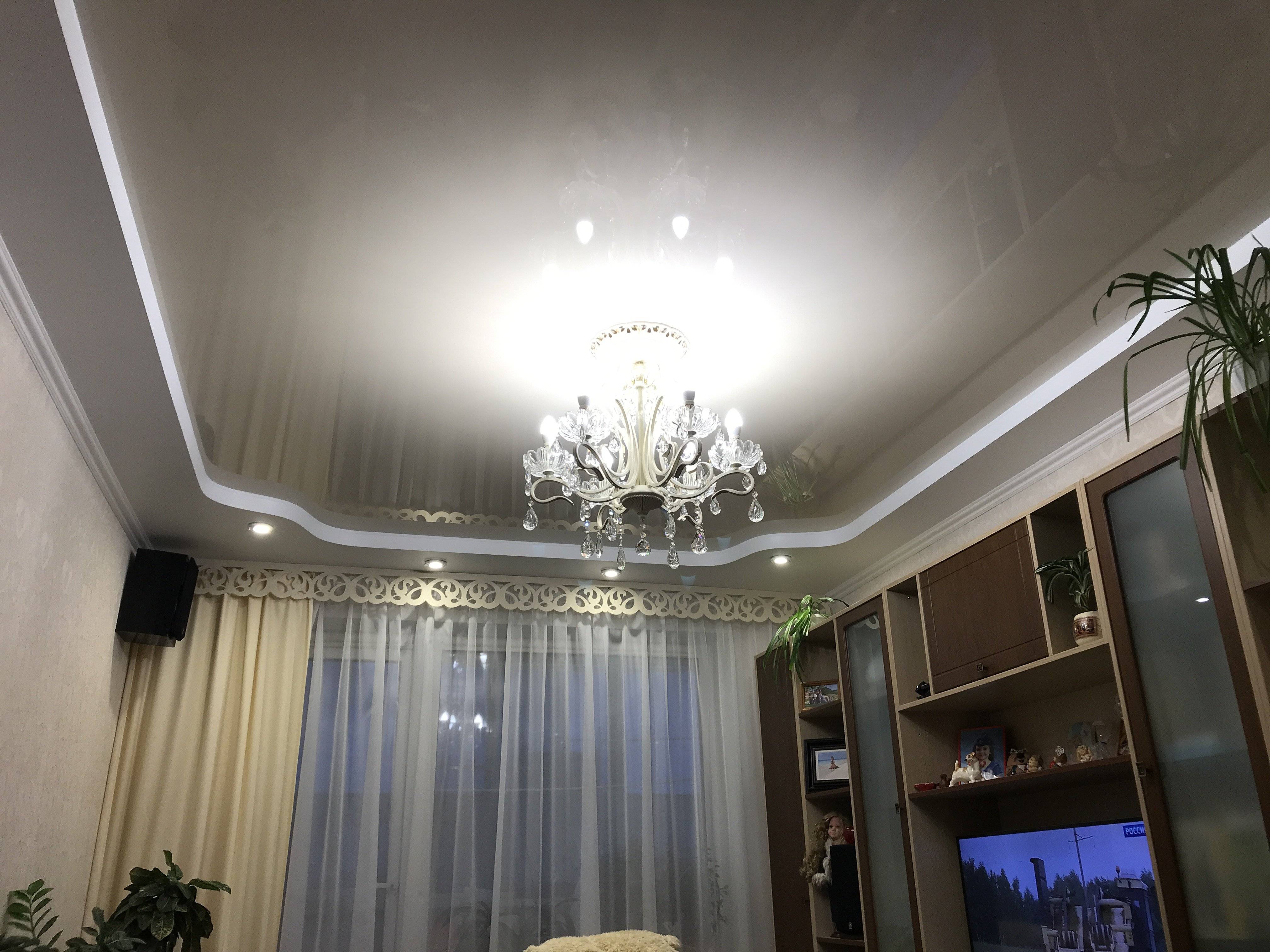 Двухуровневые натяжные потолки с подсветкой