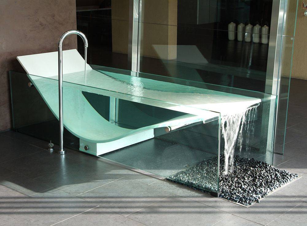 Стеклянная ванна (39 фото): стильный атрибут или практичное изделие?