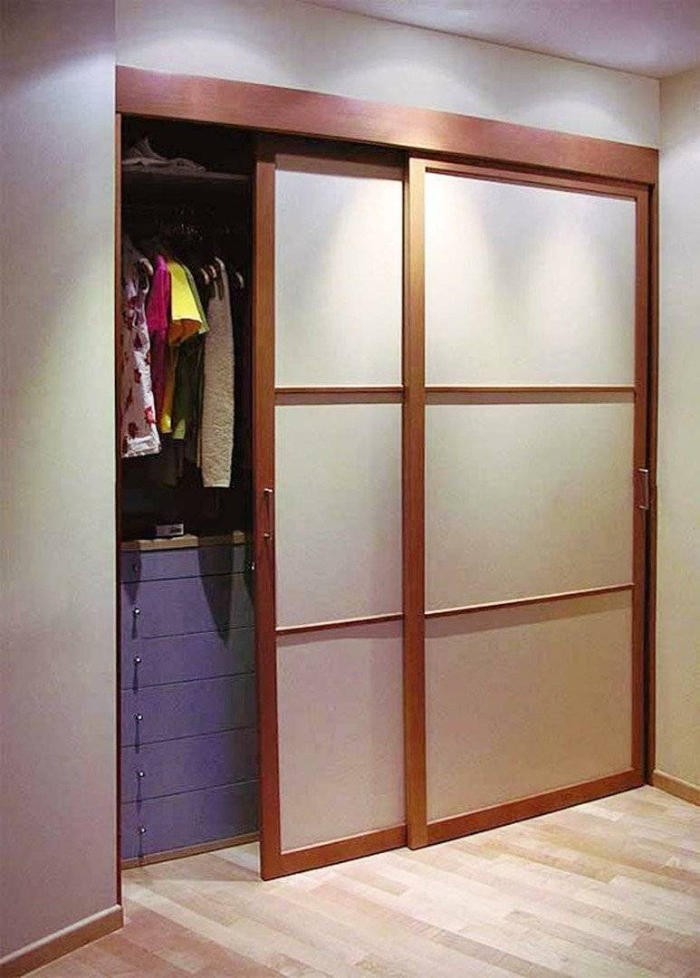 Раздвижные двери для гардеробной комнаты. какие выбрать? 13 фото | все про двери