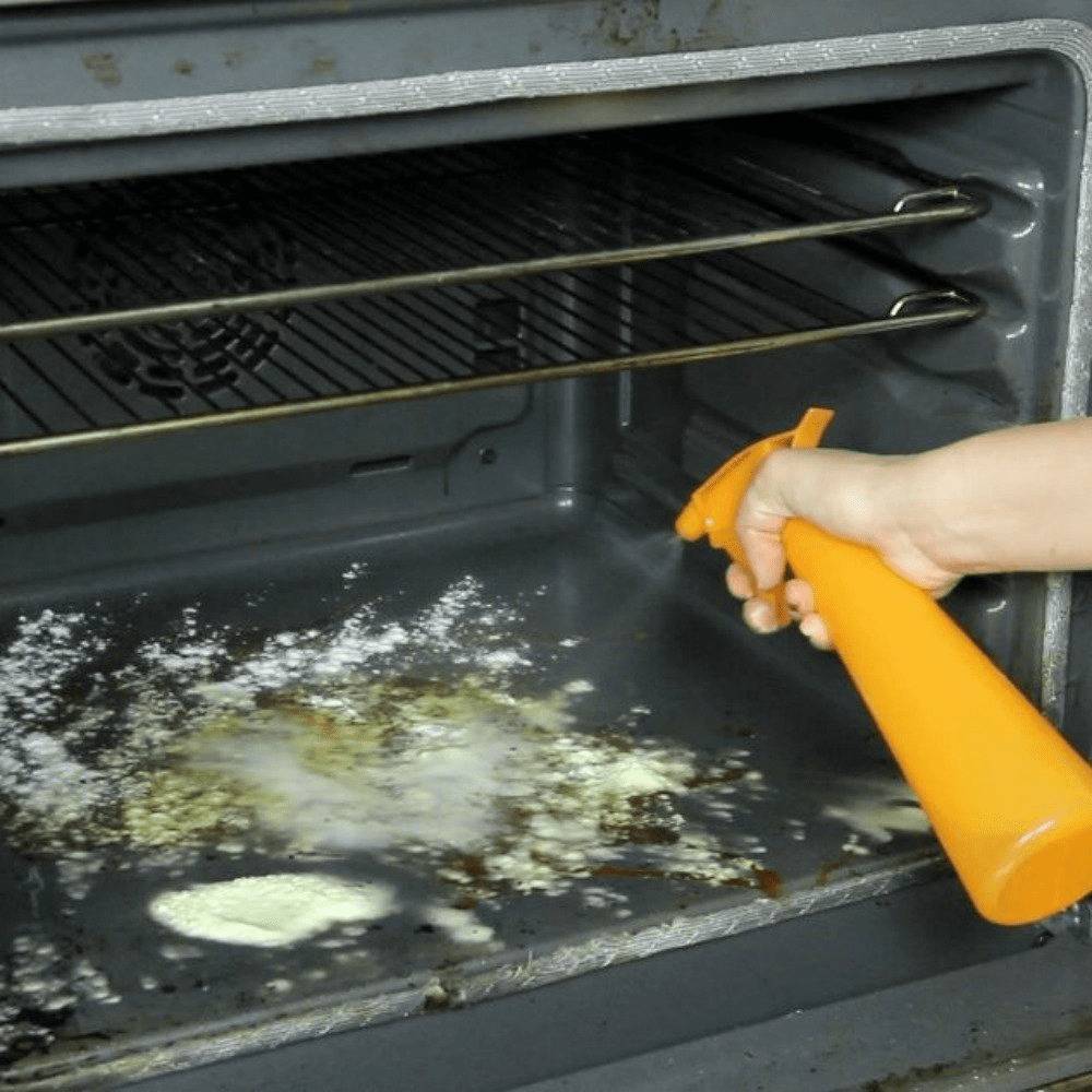 Как быстро и эффективно очистить духовку от жира и нагара