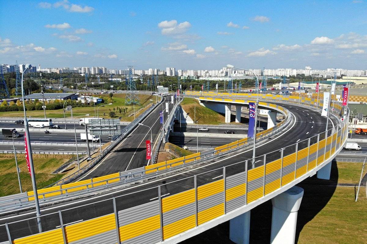 В России построят тысячу километров высокотехнологичных дорог