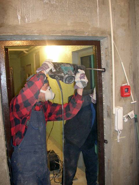 Установка железной двери в деревянном доме своими руками