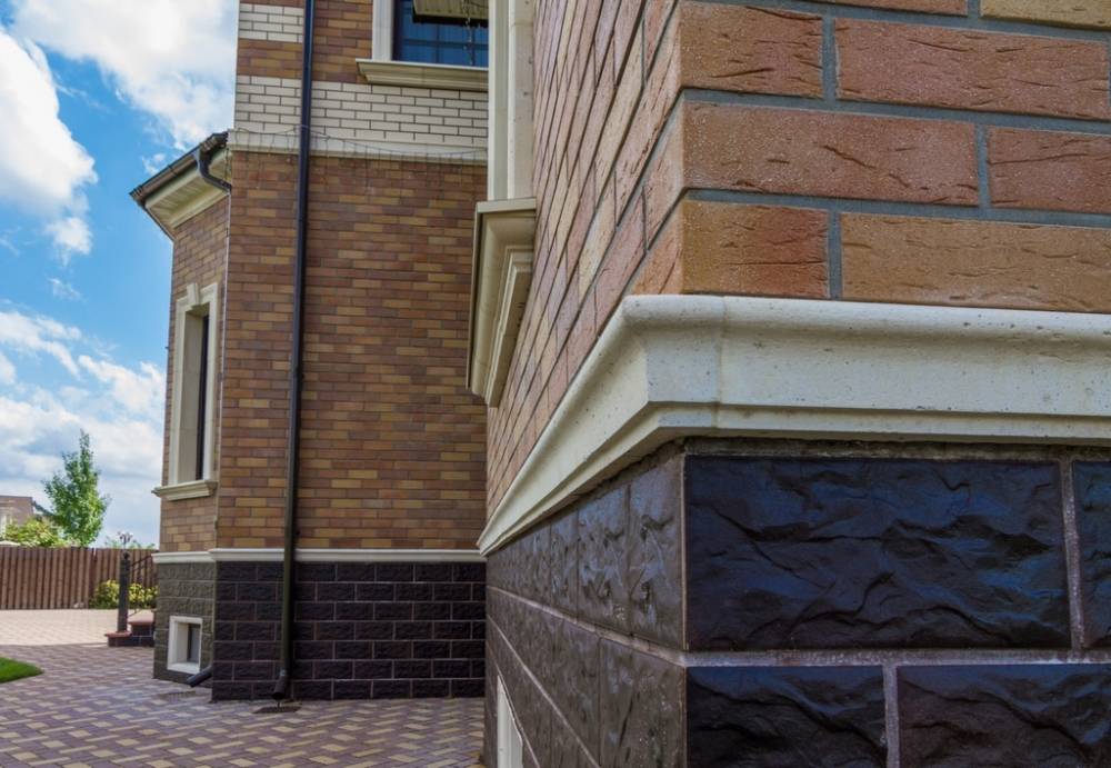 Фасадные цокольные панели под сайдинг - технология облицовки для дома