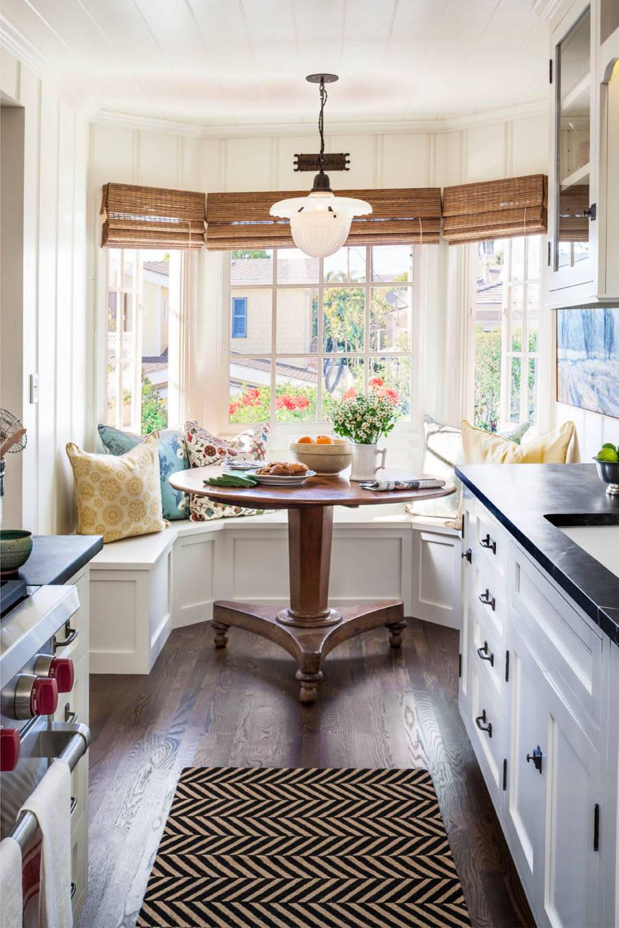 Кухня с мойкой у окна: 100 фото лучших идей - дизайн интерьера