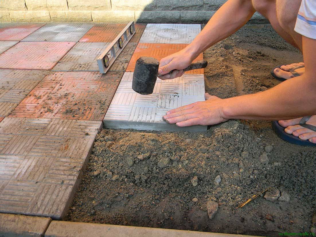Процесс изготовления тротуарной плитки в домашних условиях