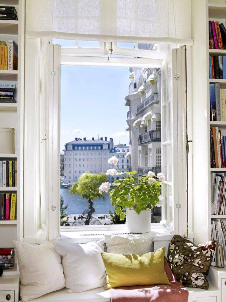 Как красиво и современно оформить окно в доме, квартире, на даче: 100 идей декора, советы