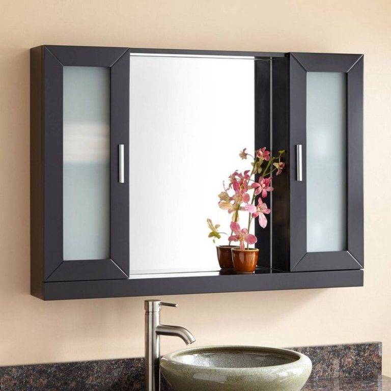 Зеркальный шкафчик для ванной комнаты. Преимущества и недостатки зеркальной мебели