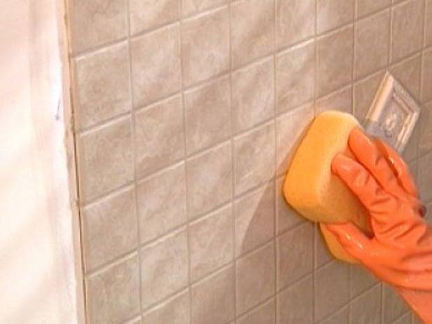 Чем отмыть затирку с плитки в ванной после ремонта