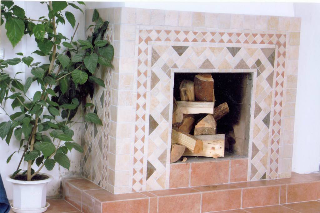 Облицовка печей и каминов керамической плиткой