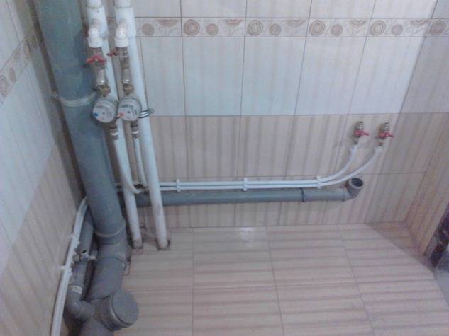 Пошаговый алгоритм прокладки канализации в ванной комнате: разводка, способы прокладки труб, укладка и подсоединение труб канализации