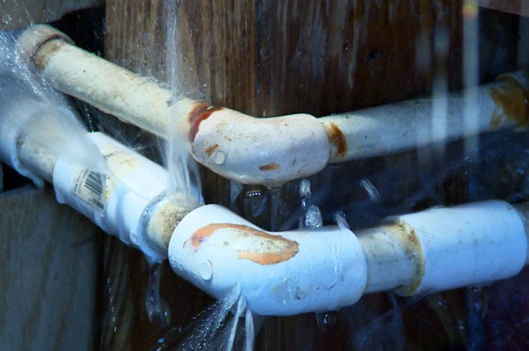 Почему гудят водопроводные трубы и как устранить шум?