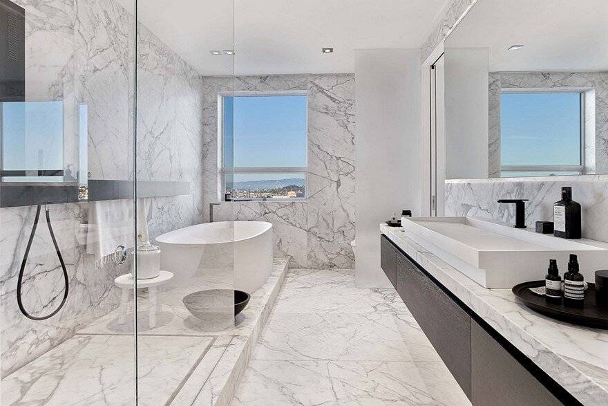 Мраморная ванная комната, утонченный интерьер с фото