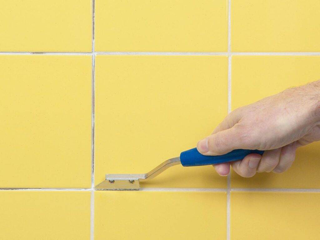 Как очистить швы между плиткой в ванной, чем отмыть на полу, как почистить межплиточные швы