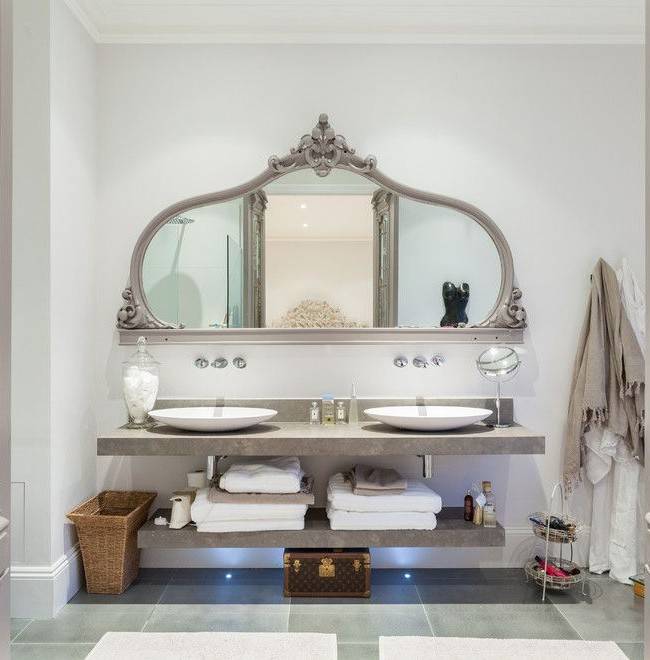 Большое зеркало в ванной: тонкости выбора