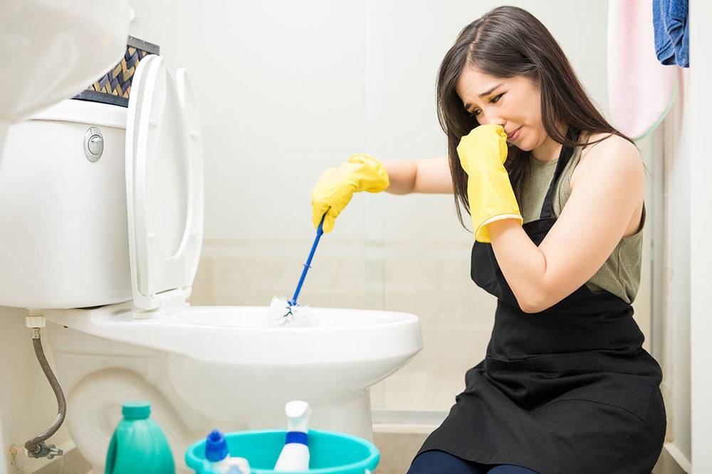 Неприятный запах канализации в санузле и ванной - причины и устранение