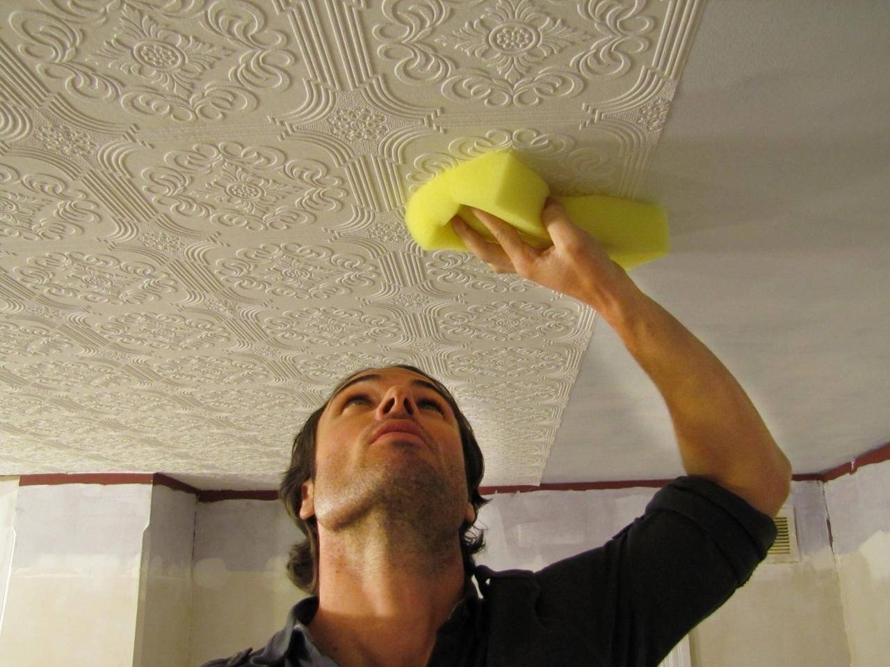 Чем покрасить потолочную плитку из пенопласта - можно ли краской и как