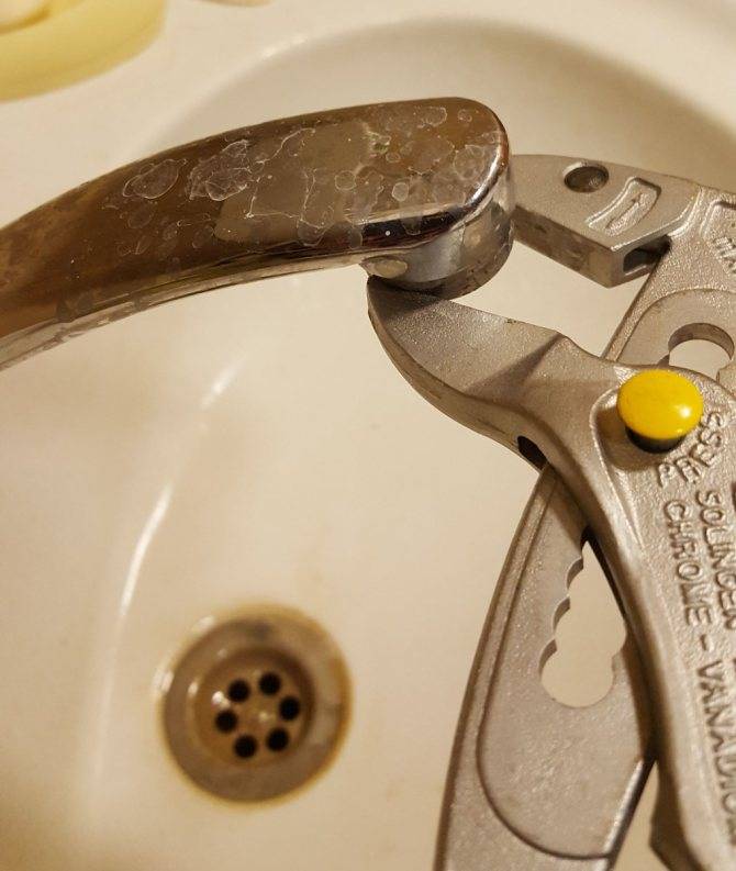 Забился смеситель в ванной как его почистить - вместе мастерим