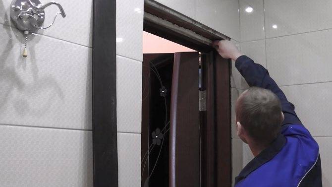 Установка дверей в ванную с порогом. как правильно установить дверь в ванную комнату? установка дверей в ванной комнате — основные этапы