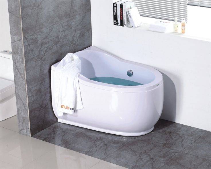 Сидячая ванна: размеры ванной для маленькой комнаты, длина душа, фото чугунной и акриловой чаши