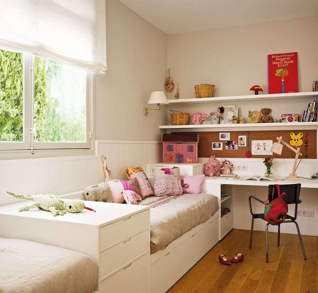 Дизайн детской комнаты для двух девочек: особенности оформления интерьера