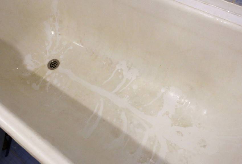 Очистить акриловую ванну от известкового налета: советы и предостережения