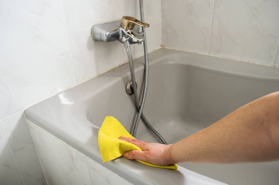 Очистка акриловой ванны от желтизны: химические и народные методы