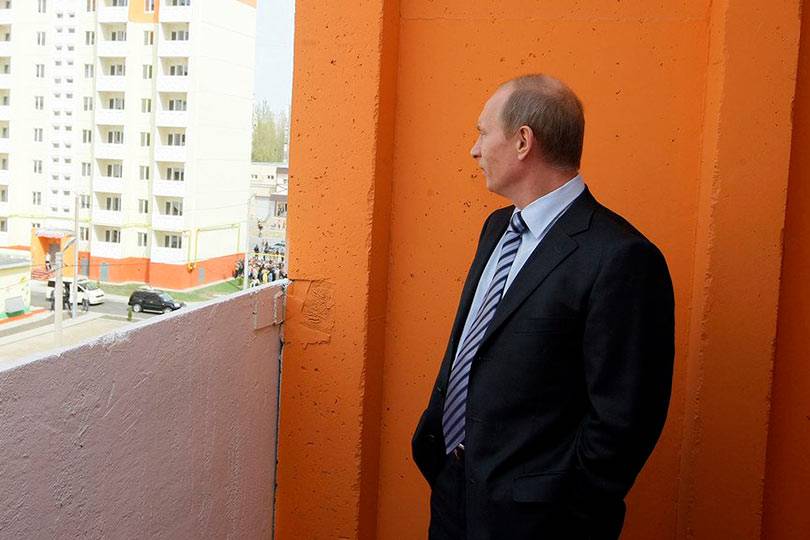 Путин поручил снизить первоначальный взнос по ипотеке для семей с детьми