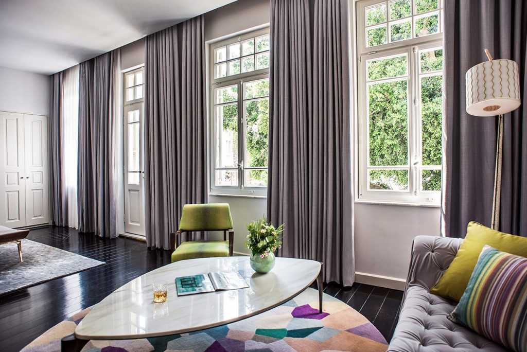 Шторы в гостиную в современном стиле - самые свежие и актуальные варианты штор для гостиной (165 фото)