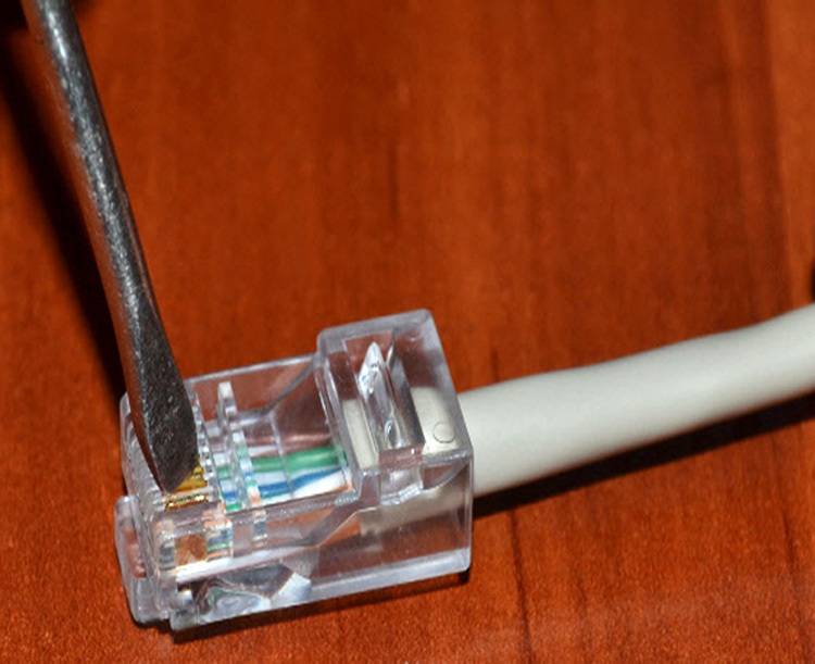 Как обжать интернет кабель (провод) в домашних условиях своими руками - router