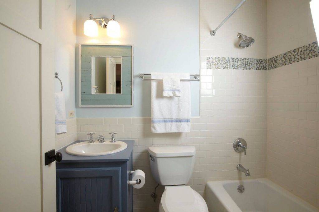 Дизайн ванной совмещенной с туалетом в хрущевке: выбор планировки, отделка, интерьер