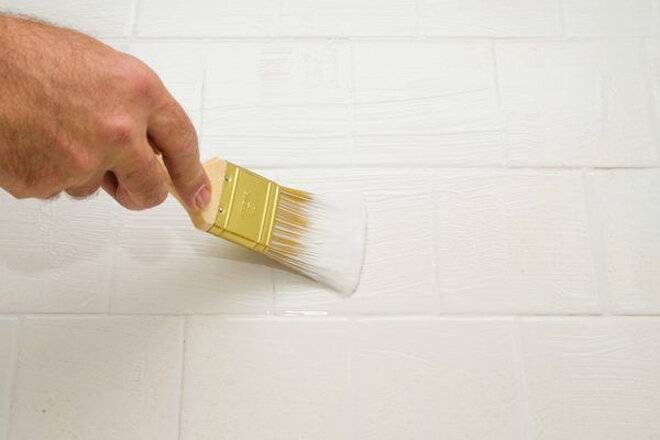 Покраска плитки: выбор краски, идеи отделки шаг за шагом (35 фото)