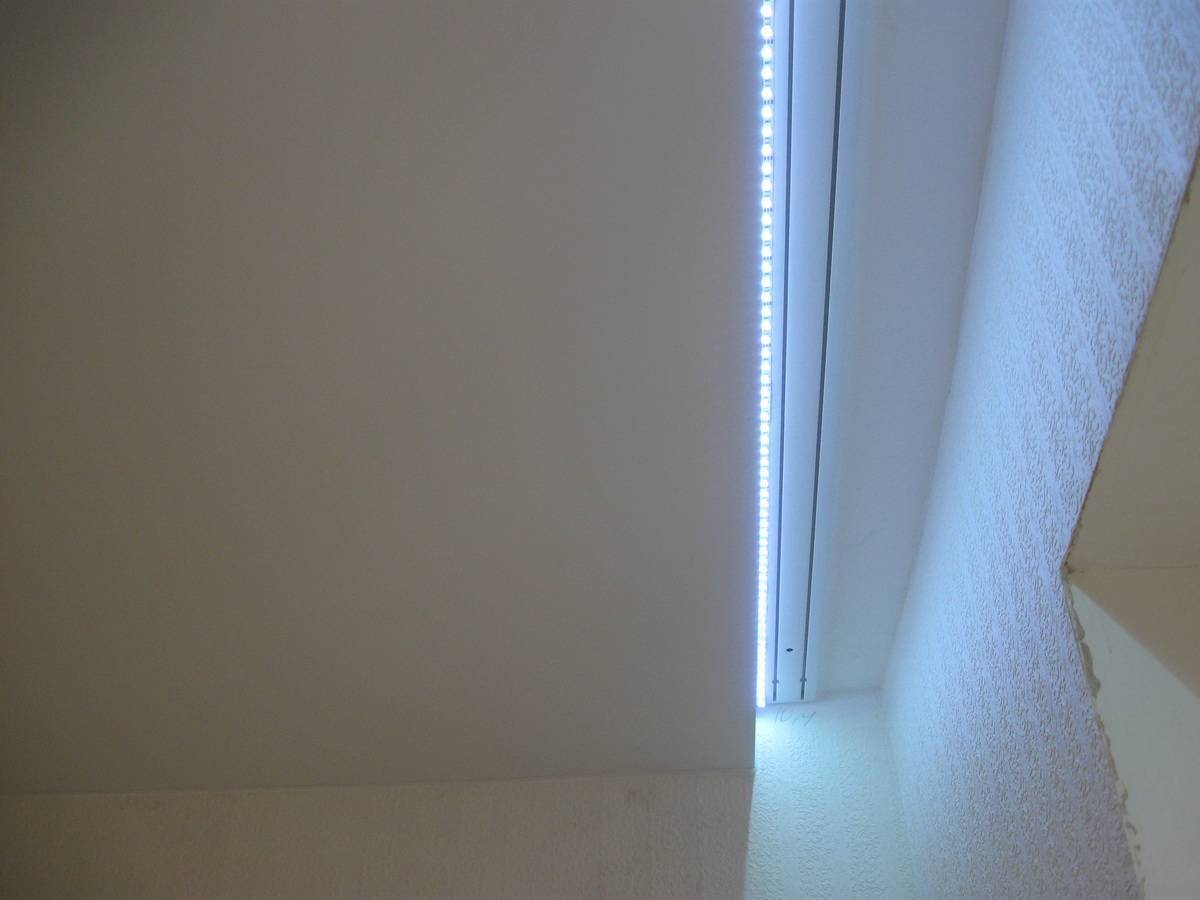 Как сделать потолок из гипсокартона с подсветкой – пошаговое руководство