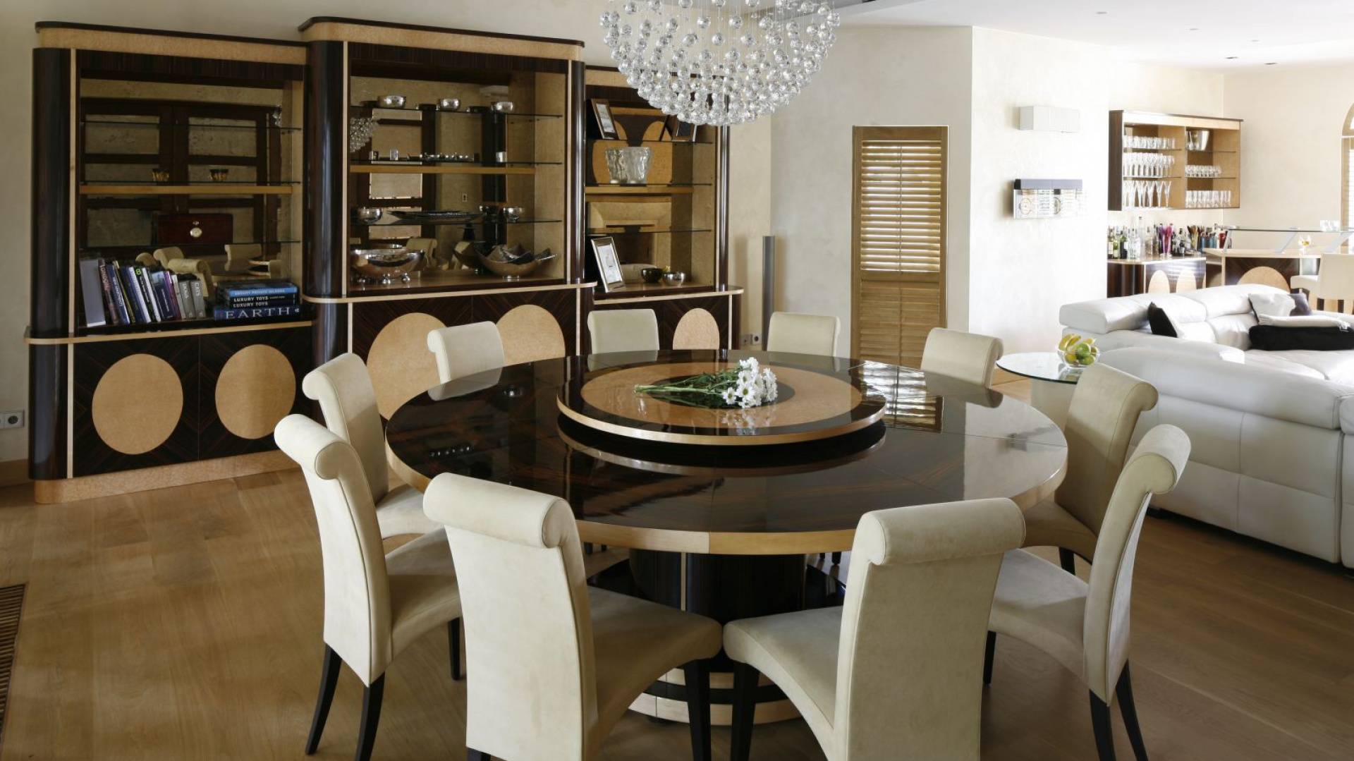 Стол в гостиную: 100 фото красивых идей в дизайне интерьера