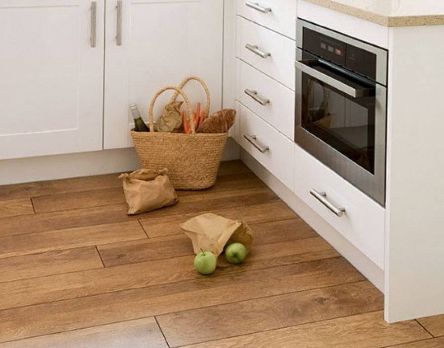 Ламинат на кухне плюсы и минусы: стоит ли его укладывать на кухонный пол